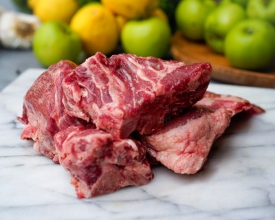 Свинина на кости охлаждённая 1 кг - купить в Сынянырде